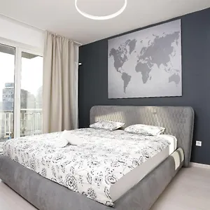 2 Bedroom With Amazing View In Center Appartamento
